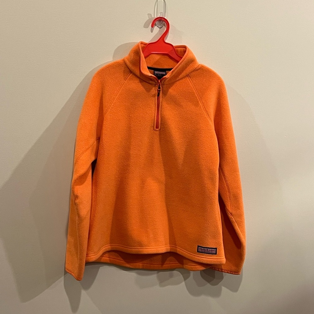 Vineyard Vines fleece pullover. Excellent condition.